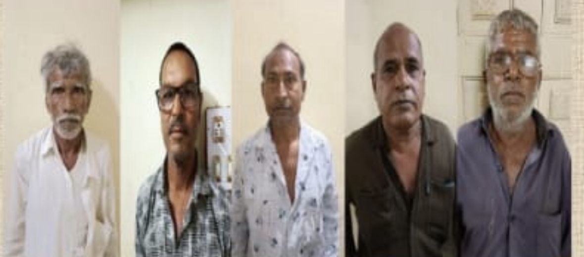 માળીયાના મોટા ભેલાં ગામે જાહેરમાં જુગાર રમત પાંચ ઝડપાયા