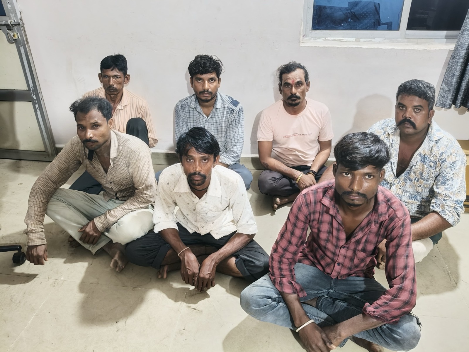 ટંકારાના લજાઈ રોડ પર વાડીની ઓરડી બહાર જુગાર રમતા સાત ઝડપાયા