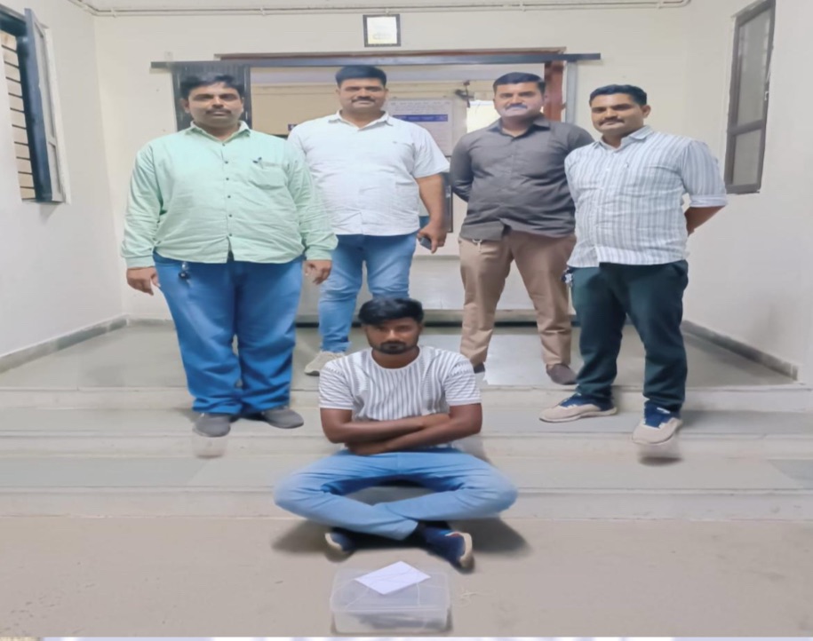 માળિયામાં દરગાહ પાસેથી દેશી તમંચા સાથે એક ઝડપાયો