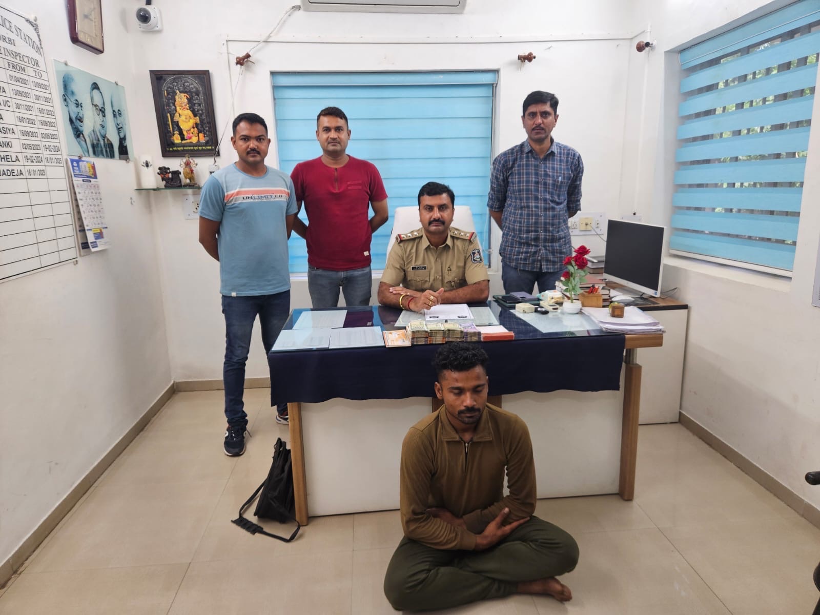 વાંકાનેરમાં દુધની ડેરીમાંથી ૧.૯૪ લાખની ચોરી કરનાર આરોપી ઝડપાયો