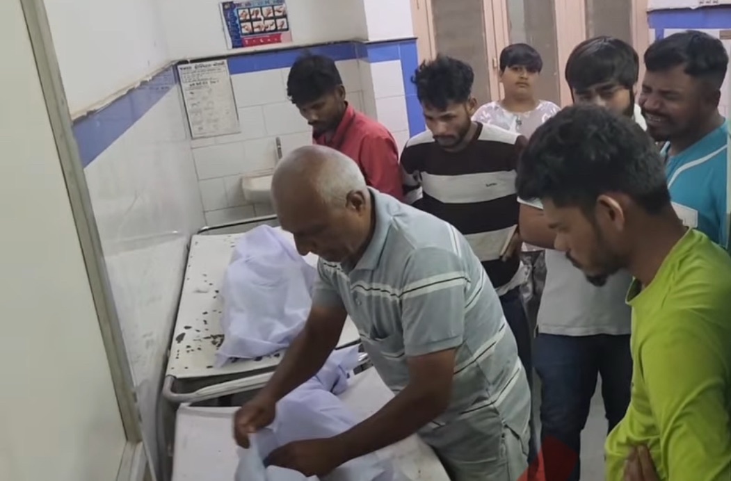 મોરબીના પાનેલી રોડ પર પાણી ભરેલા ખાડામાં ડૂબી જતા ત્રણ બાળકોના મોત