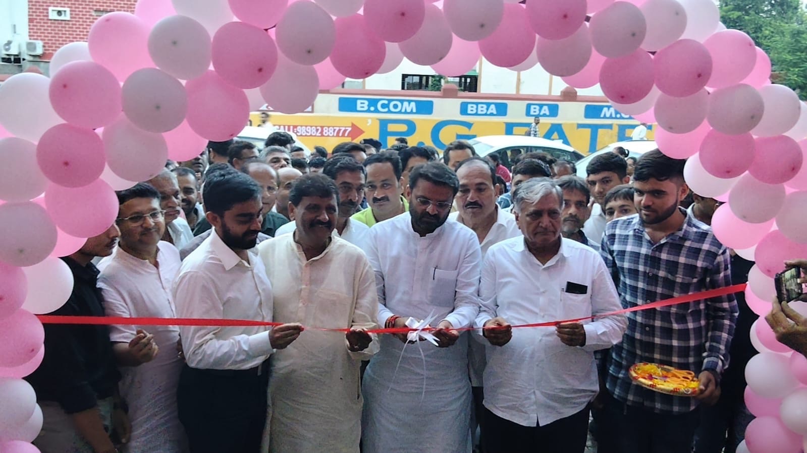 મોરબીમાં ૧ કરોડના ખર્ચે તૈયાર થયેલ સરદારબાગનું લોકાપર્ણ, ૧૭ કરોડના વિકાસકામોનું ખાતમુર્હત