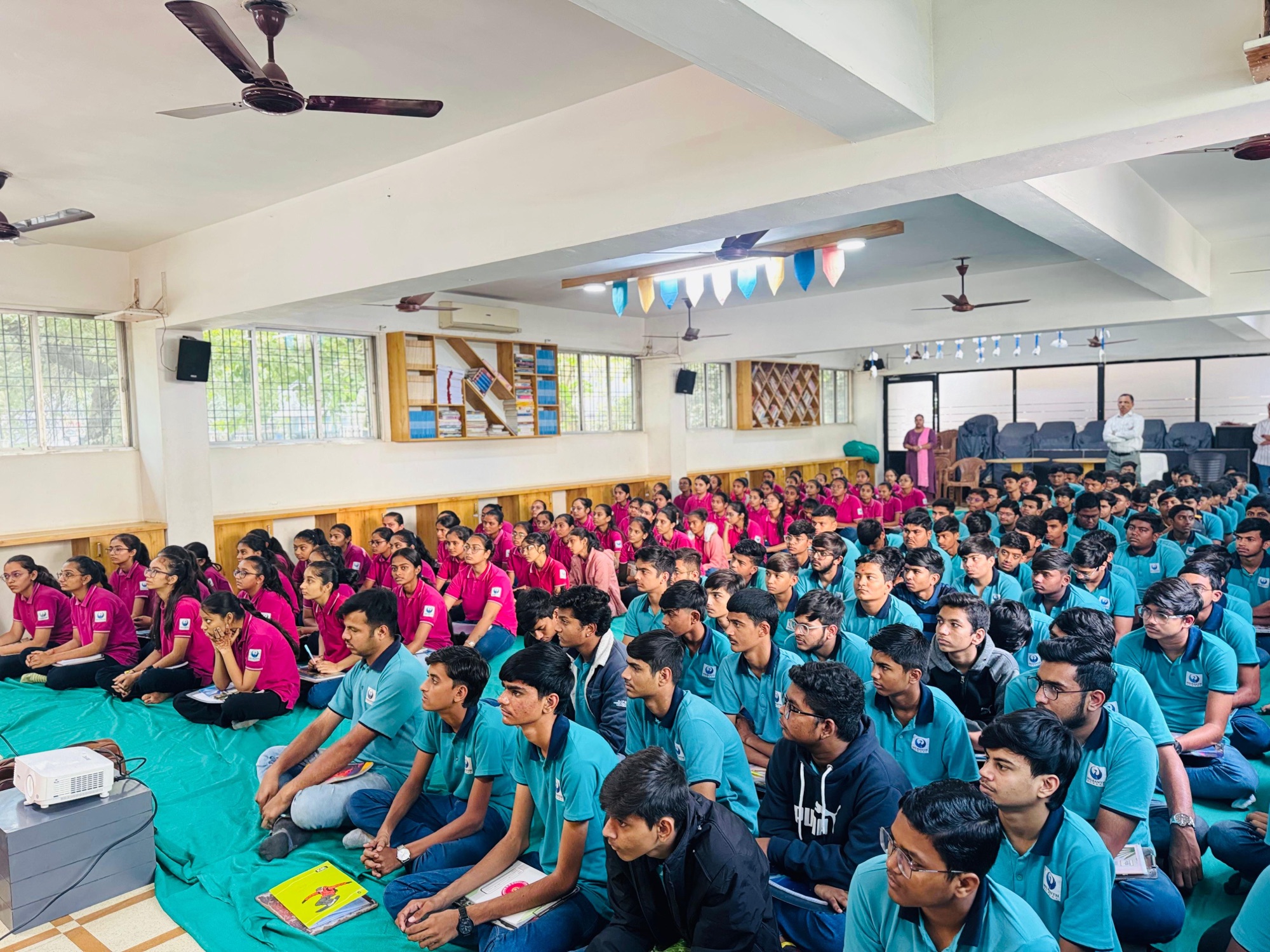 નીલકંઠકોમર્સસ્કૂલ-મોરબીદ્વારા “12 કોમર્સપછીનુંભવિષ્યઅંગેકારકિર્દીમાર્ગદર્શનસેમિનાર” નુંઆયોજનકરવામાંઆવ્યું