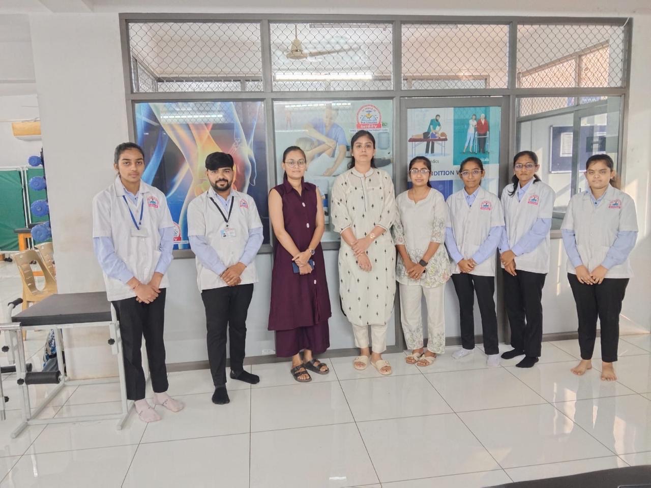 શ્રી આર્યતેજ ઇન્સ્ટિટ્યૂટ ઑફ ફિઝીયોથેરાપી દ્વારા ફિઝીયોથેરાપી આરોગ્ય કેમ્પનું આયોજન કરવામાં આવ્યું હતું.