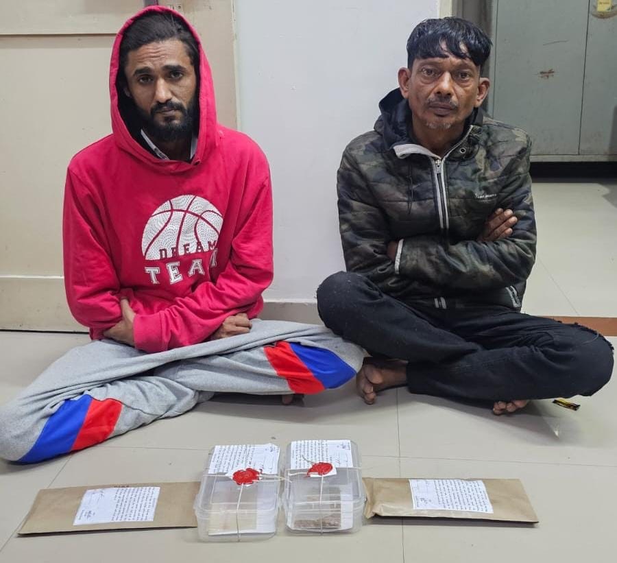 મોરબી માળિયા ફાટક નજીકથી મેફેડ્રોન ડ્રગ્સના જથ્થા સાથે તૌસીફમીંયા અને ઇકબાલ ઝડપાયા