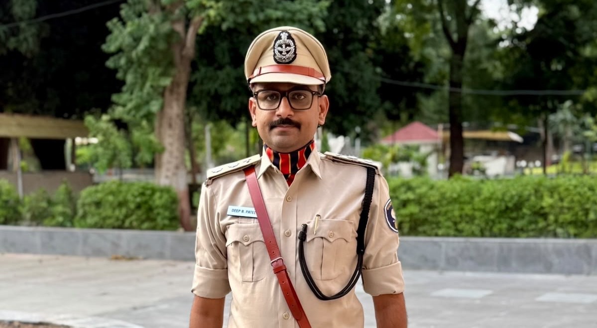 ગુજરાત સ્ટેટ રાયફલ/પિસ્તોલ શુટીંગ ચેમ્પિયનશિપમા બ્રોન્ઝ મેડલ મેળવતા દીપ પટેલ&nbsp;